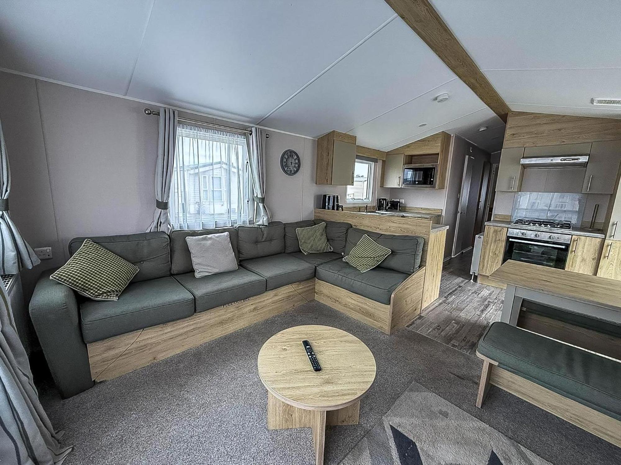 Modern 6 Berth Caravan With Wifi At St Osyth Beach In Essex Ref 28008Pm Clacton-on-Sea Exterior photo
